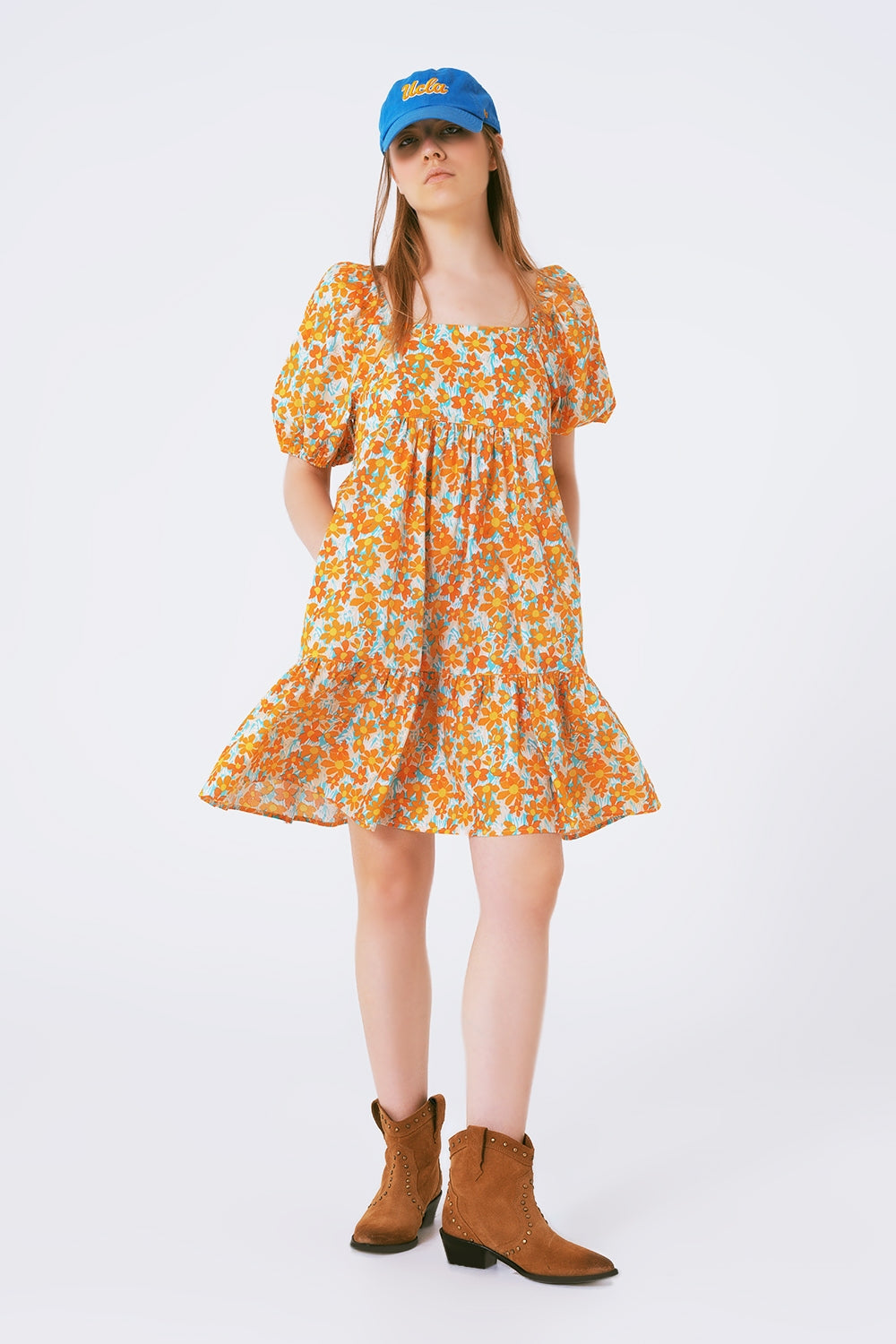 Vestido corto amplio estampado de flores y mangas abullonadas Q2