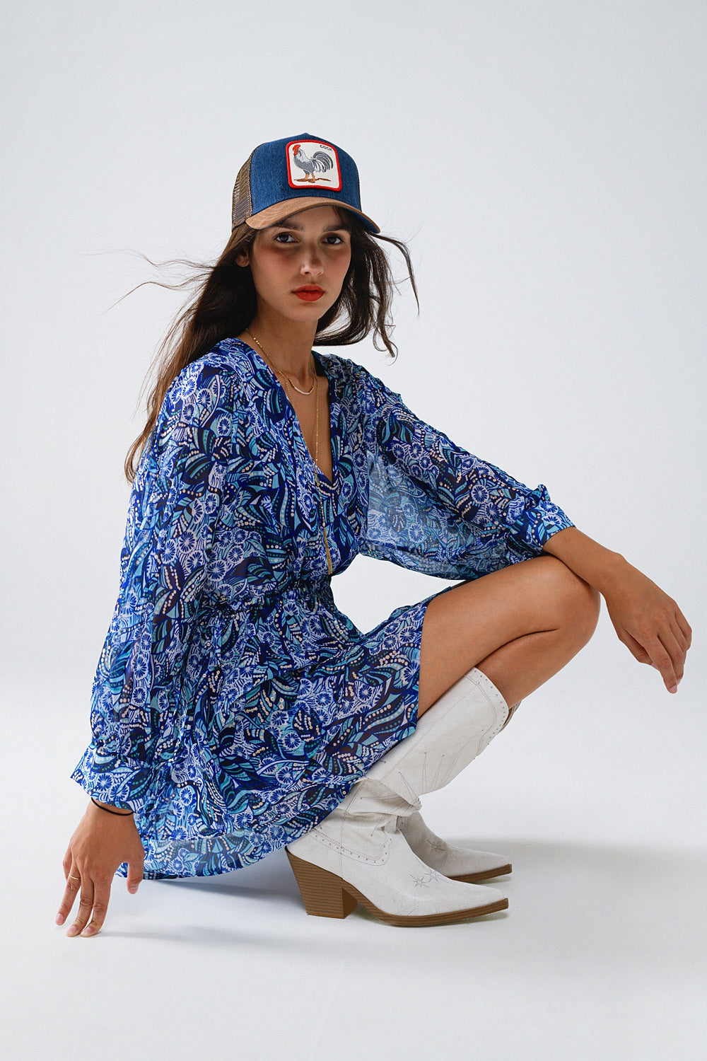 Q2 Vestido corto con estampado abstracto azul y cintura ajustable