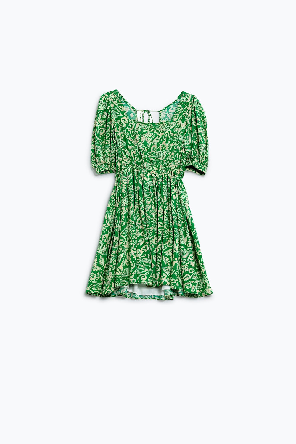 vestido corto con estampado floral y espalda fruncida en verde Q2