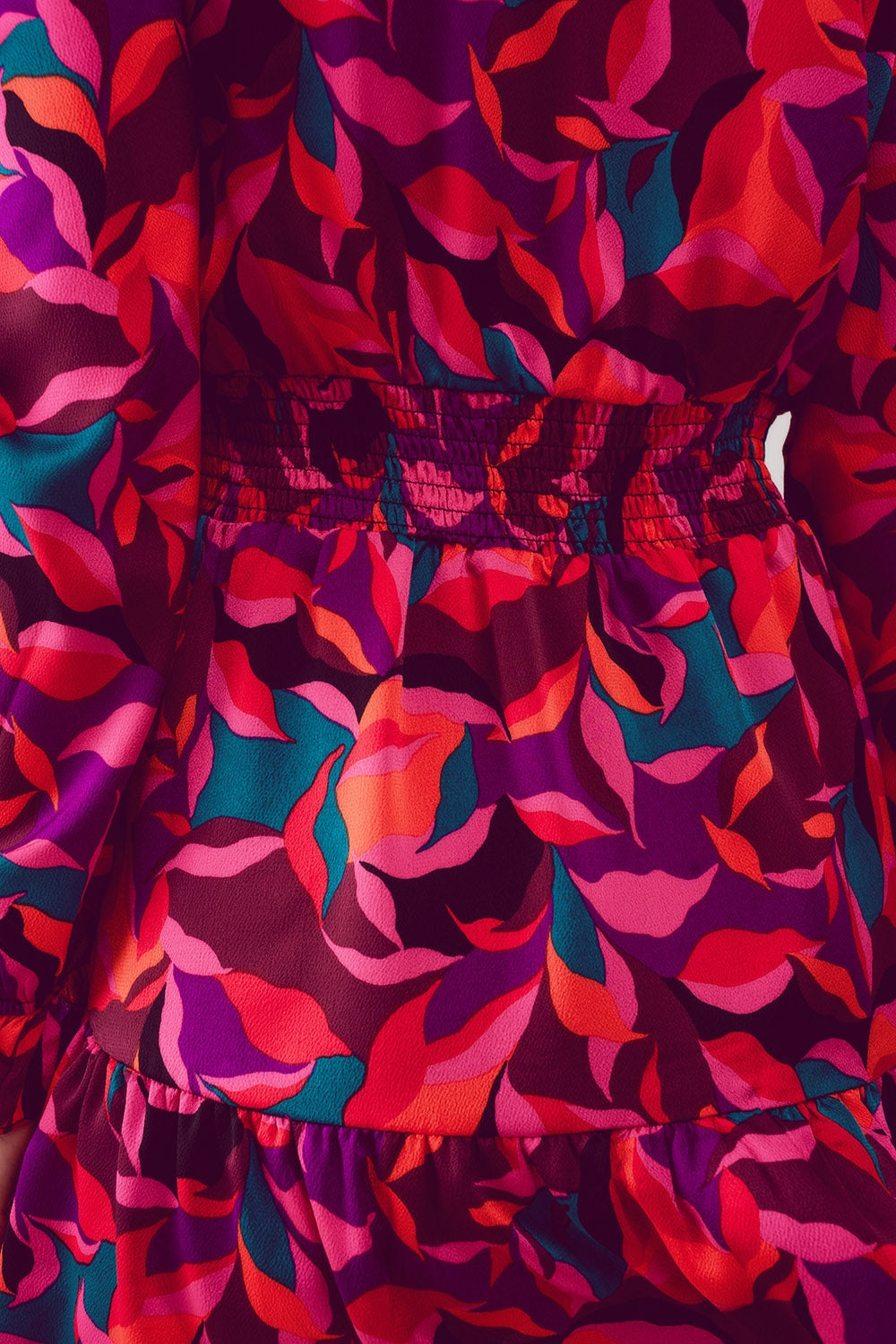 Vestido corto con mangas abullonadas en fucsia Q2