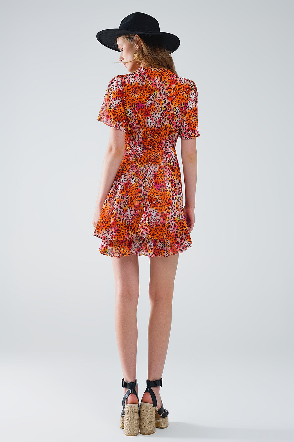 Vestido Corto Naranja Multicolor Con Top Cruzado Con Estampado Animal Q2