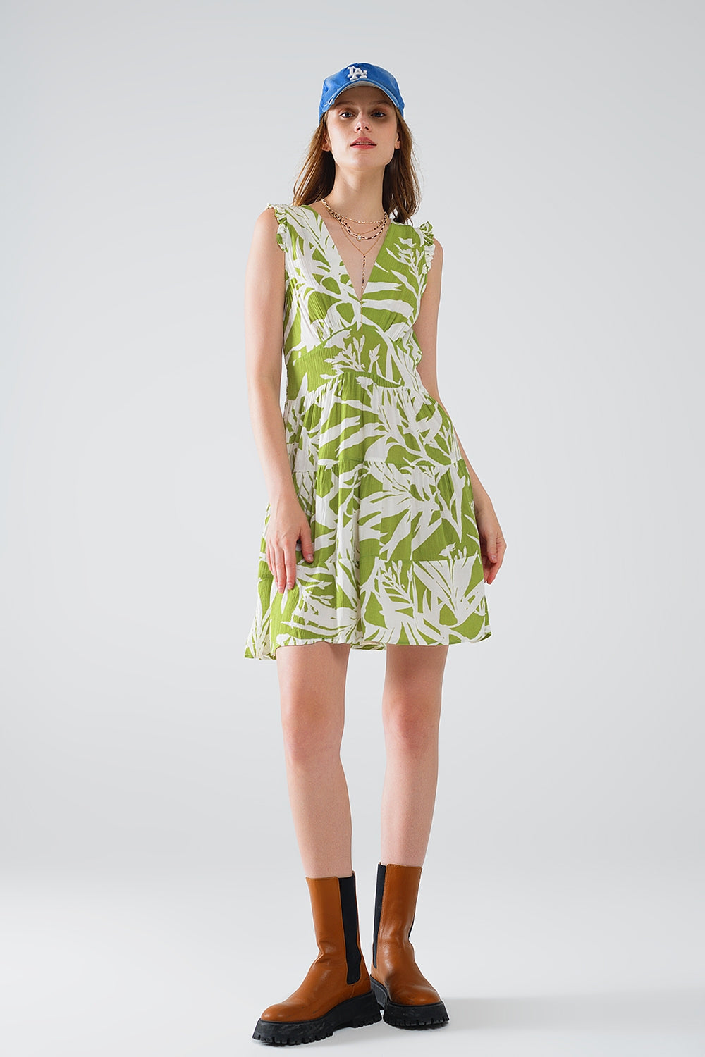 vestido corto verde con estampado tropical de palmeras Q2