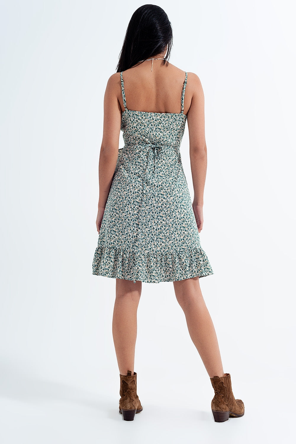 Vestido cruzado con volante y estampado floral verde Q2