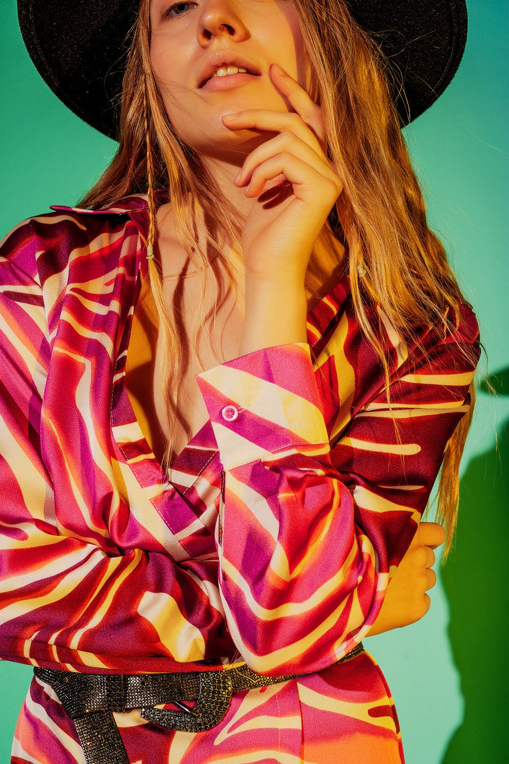 Vestido de fiesta con estampado de cebra en fucsia Q2