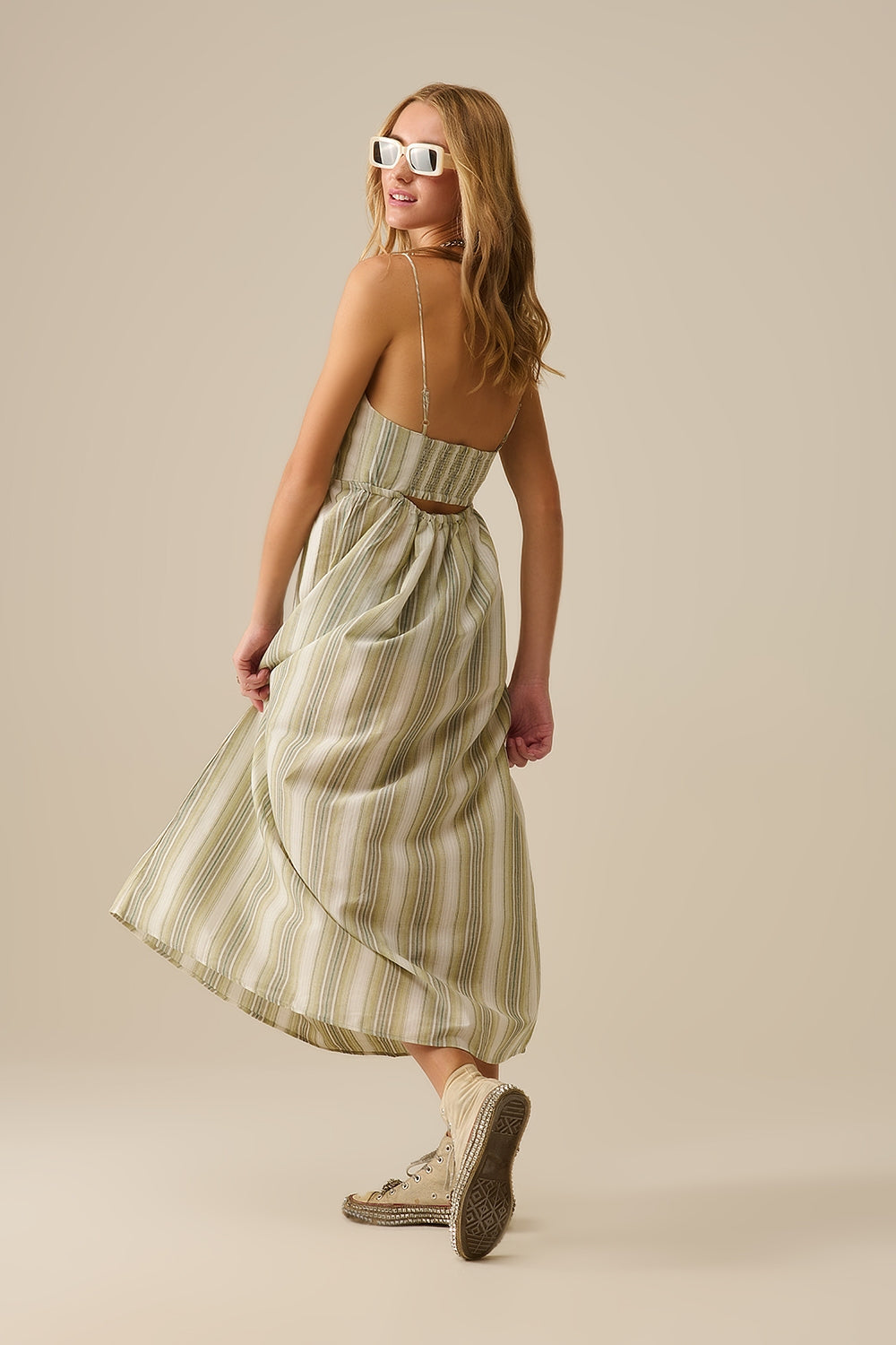 Vestido de tirantes a rayas con cuello en V en verde Q2