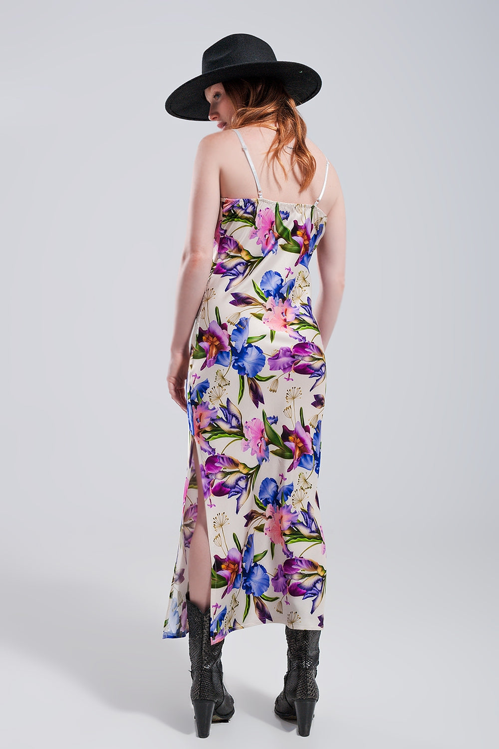 Vestido de tirantes con estampado floral variado de satén beige Q2