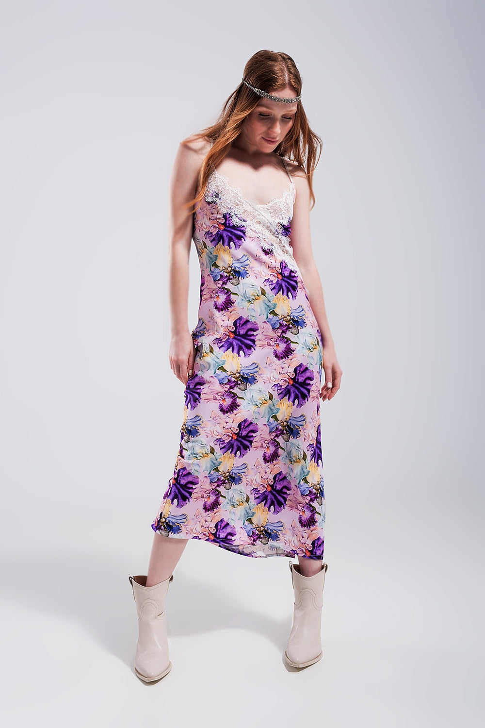 Vestido de tirantes con estampado floral variado de satén morado Q2