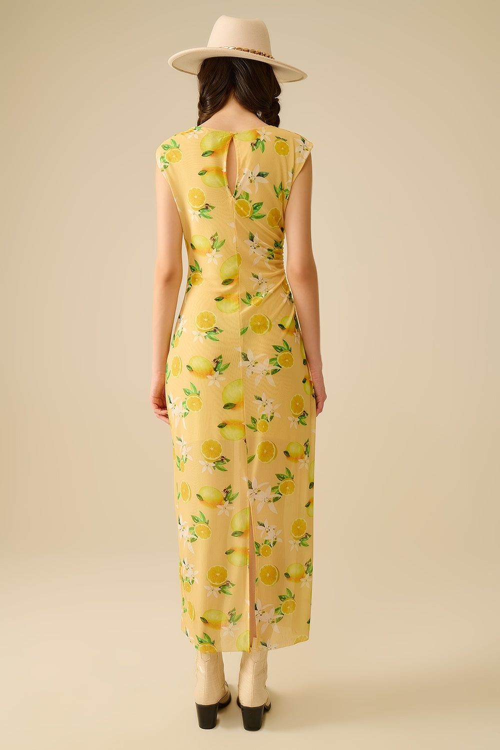 Vestido de tul con pliegues laterales en estampado amarillo limón Q2