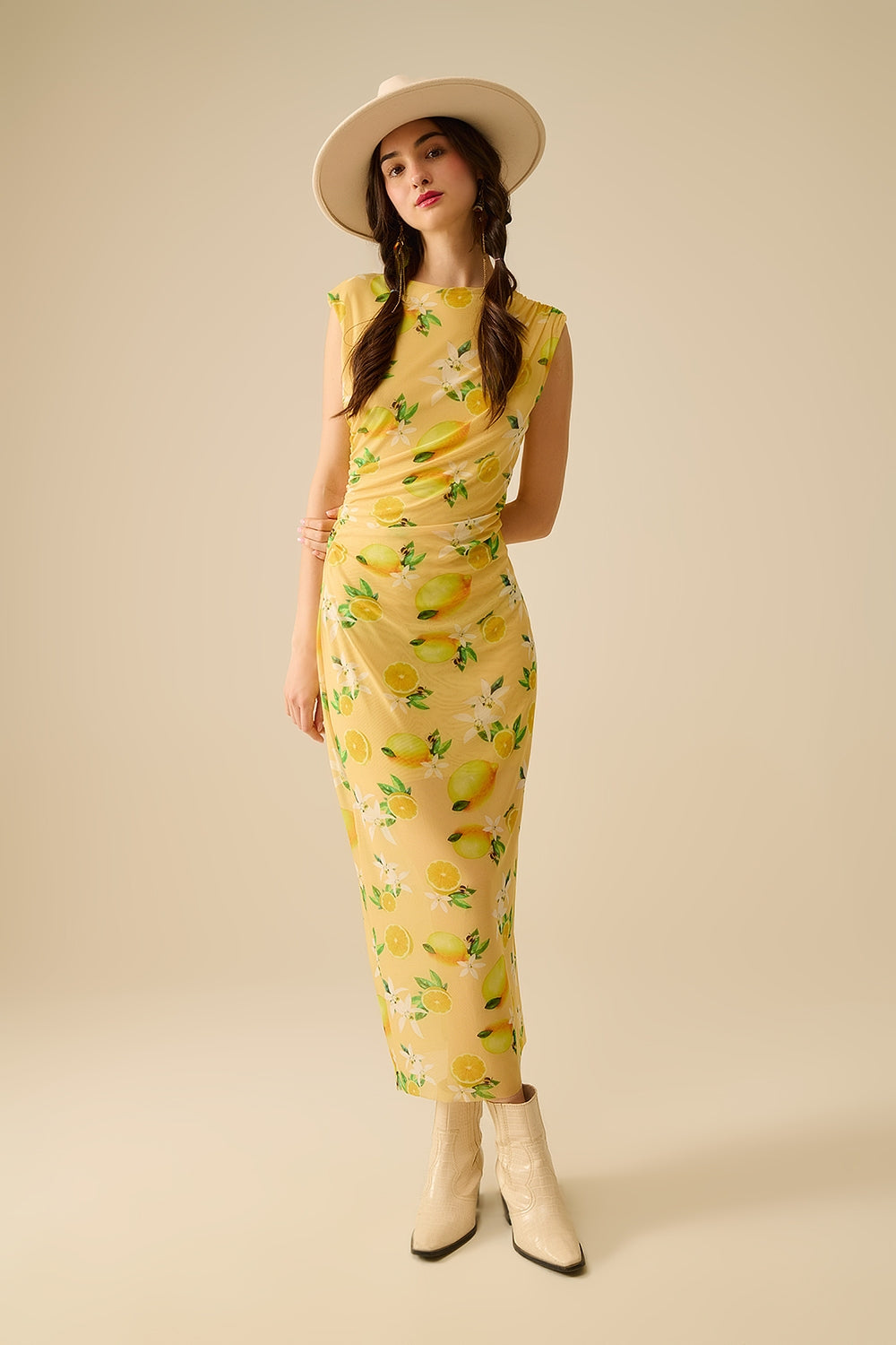 Vestido de tul con pliegues laterales en estampado amarillo limón Q2