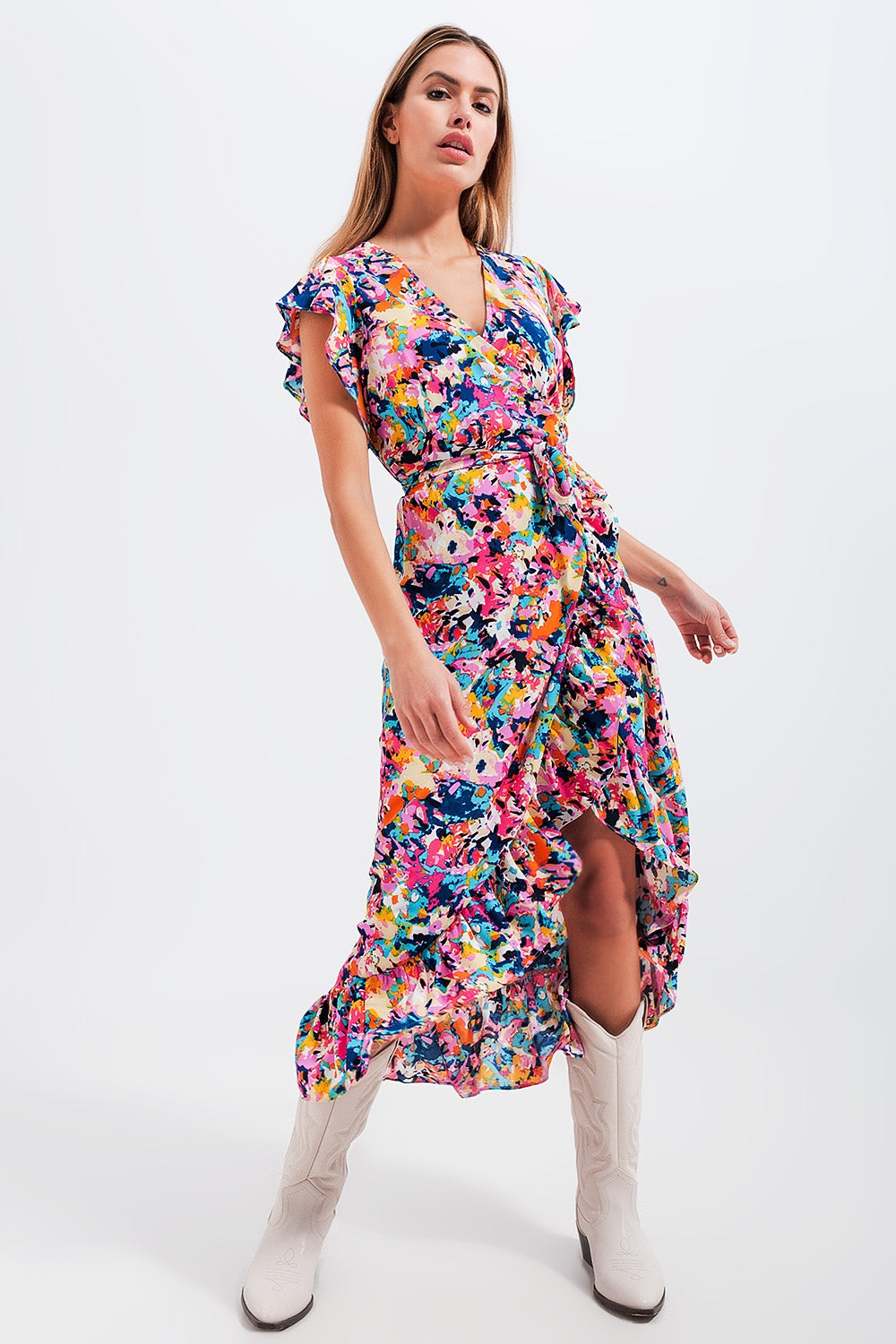 Vestido largo color azul con diseño cruzado volante y estampado Q2