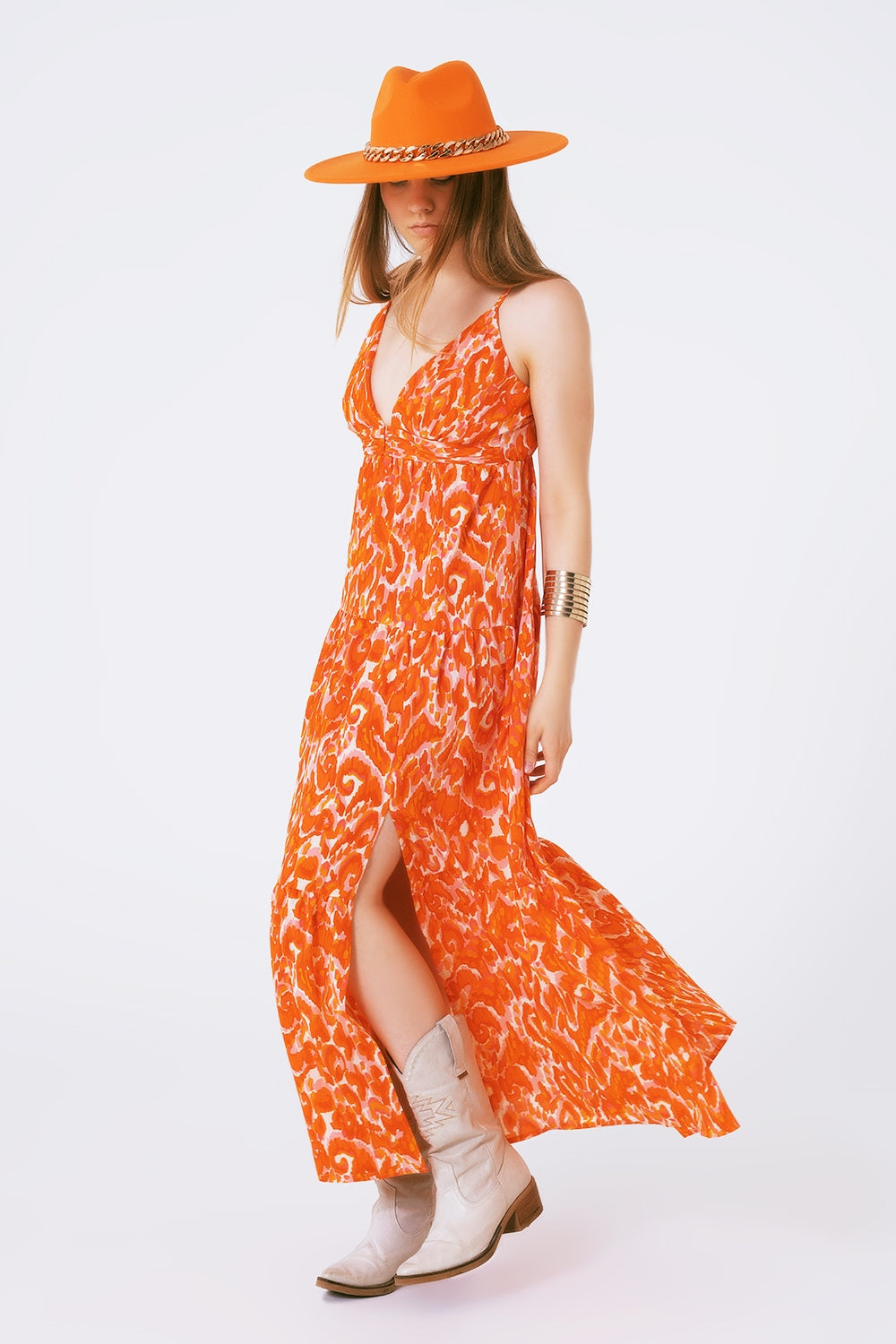 Vestido largo con estampado floral y escote en V en naranja Q2