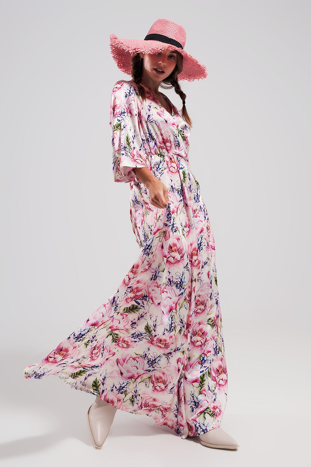 Vestido largo con estampado floral y mangas con vuelo rosa Q2