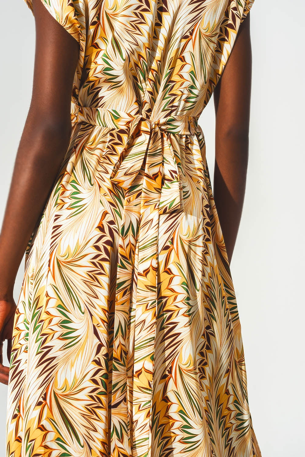 Vestido largo cruzado con mangas cortas y estampado retro abstracto Q2