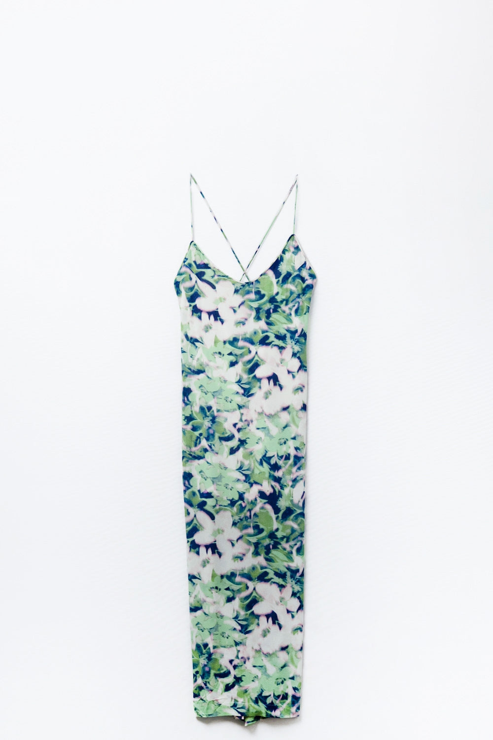 vestido largo verde con estampado floral y amplio escote en la espalda Q2