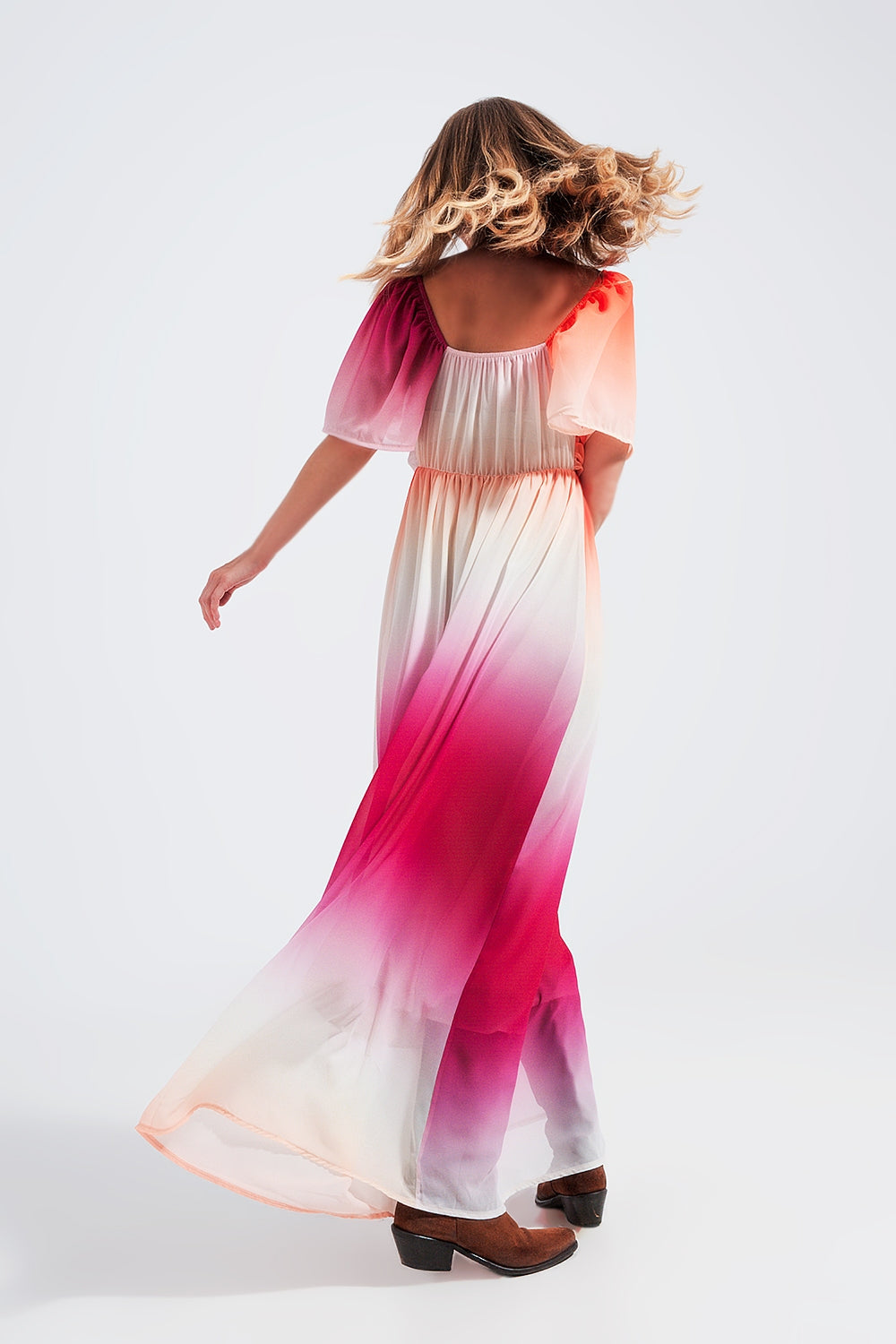 Vestido maxi con diseño degradado y escote corazón fucsia Q2