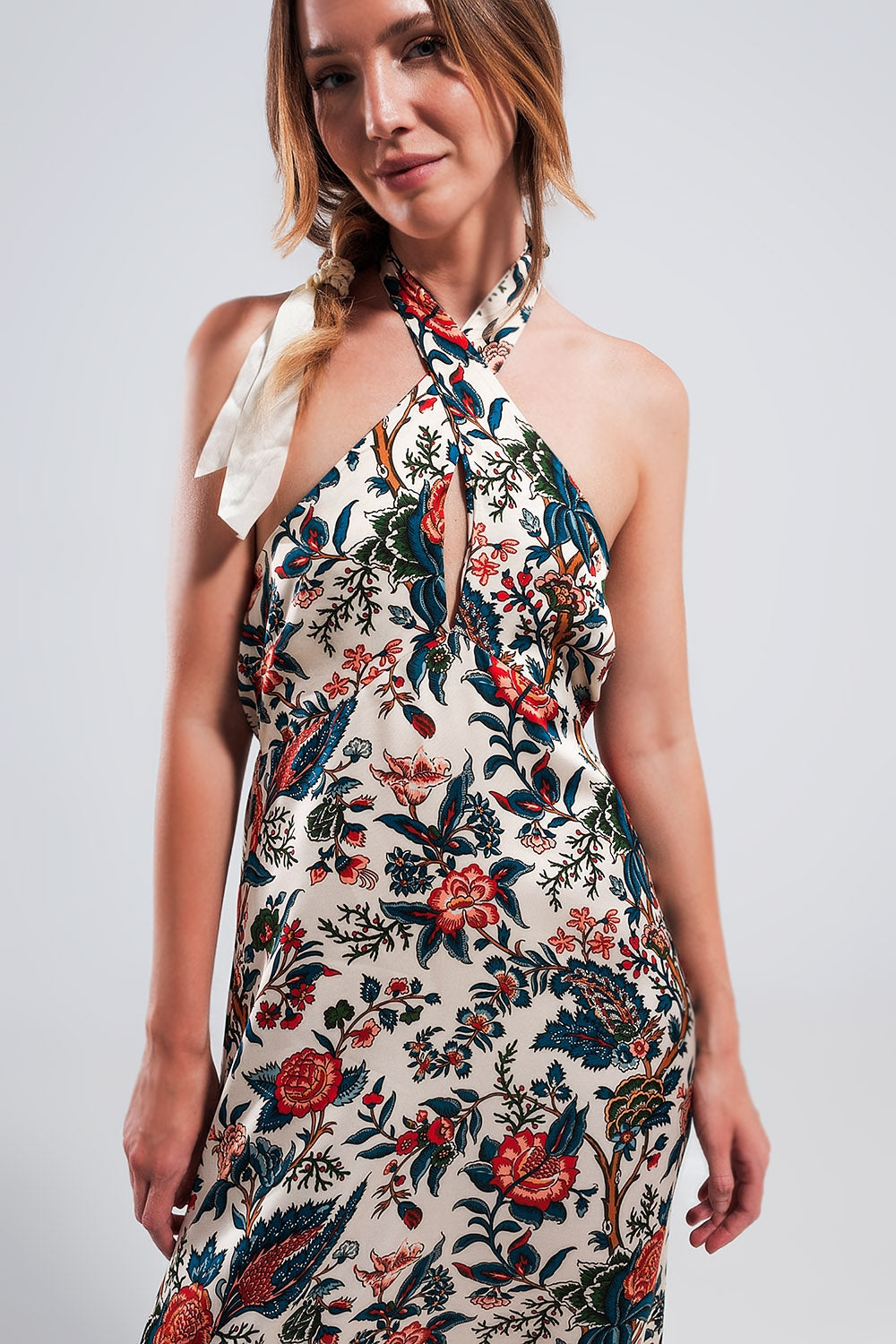 Vestido maxi con estampado de cachemir y cuello halter beige Q2