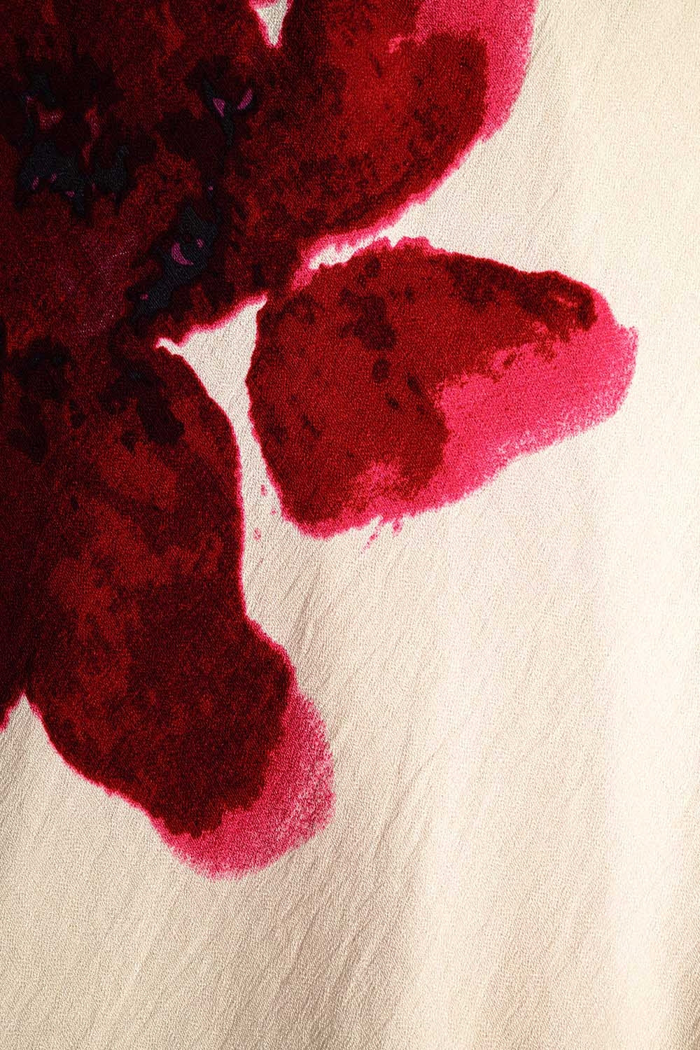 Vestido maxi rojo sin mangas y fluido con estampado floral Q2