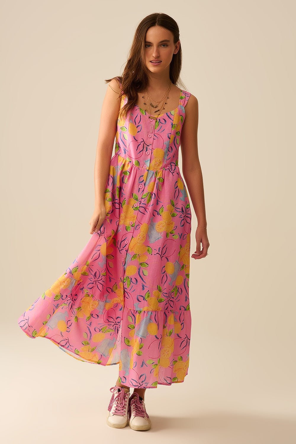 Vestido maxi sin mangas rosa con estampado de limones Q2