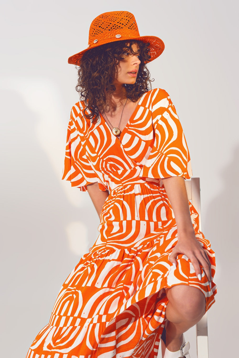 Vestido Midi Cuello V Estampado Naranja Q2