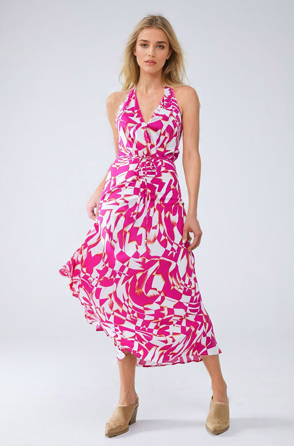 Q2 Vestido midi halter con cintura ceñida en estampado abstracto fuchsia y blanco