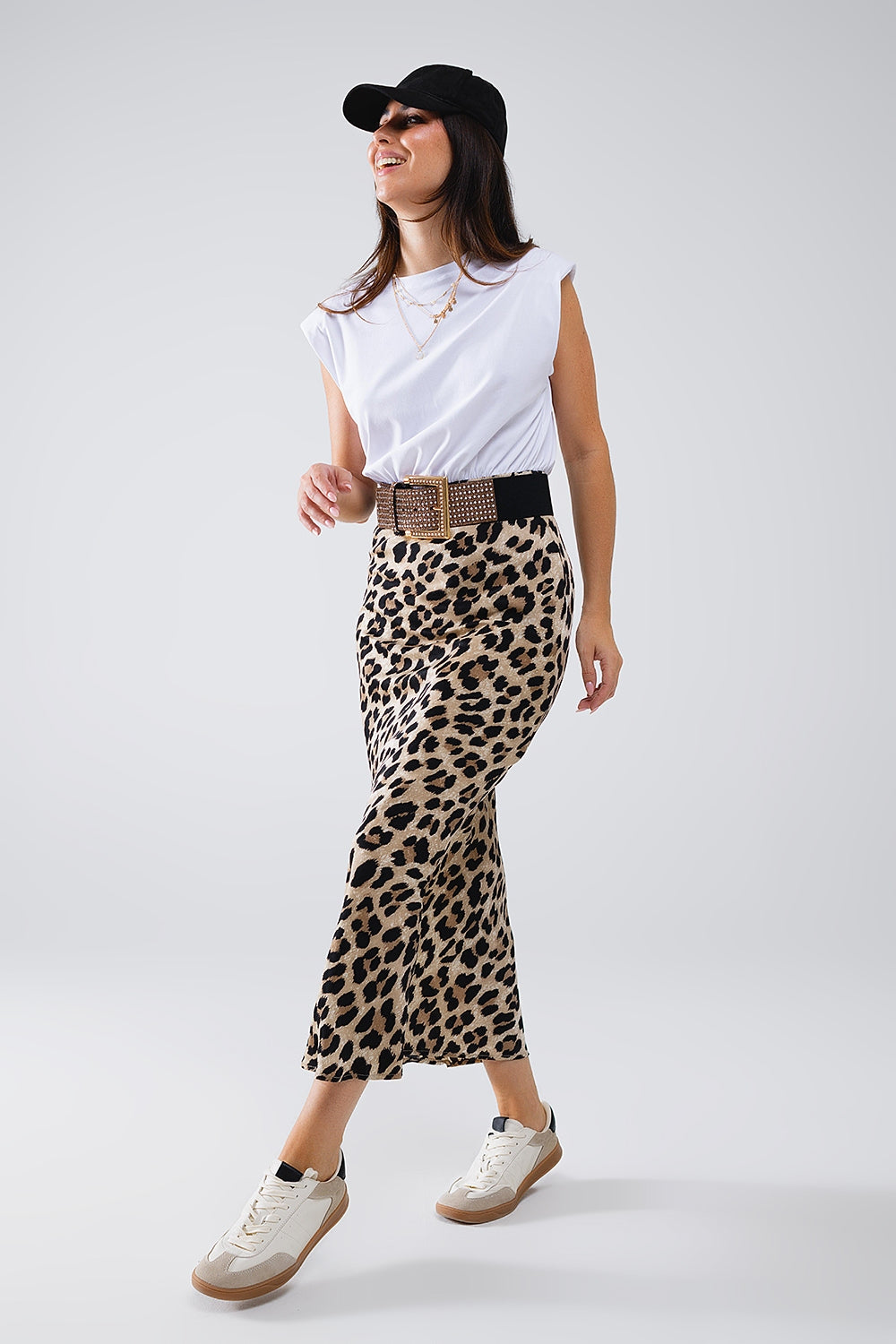 Q2 Vestido midi satinado en contraste con estampado de leopardo