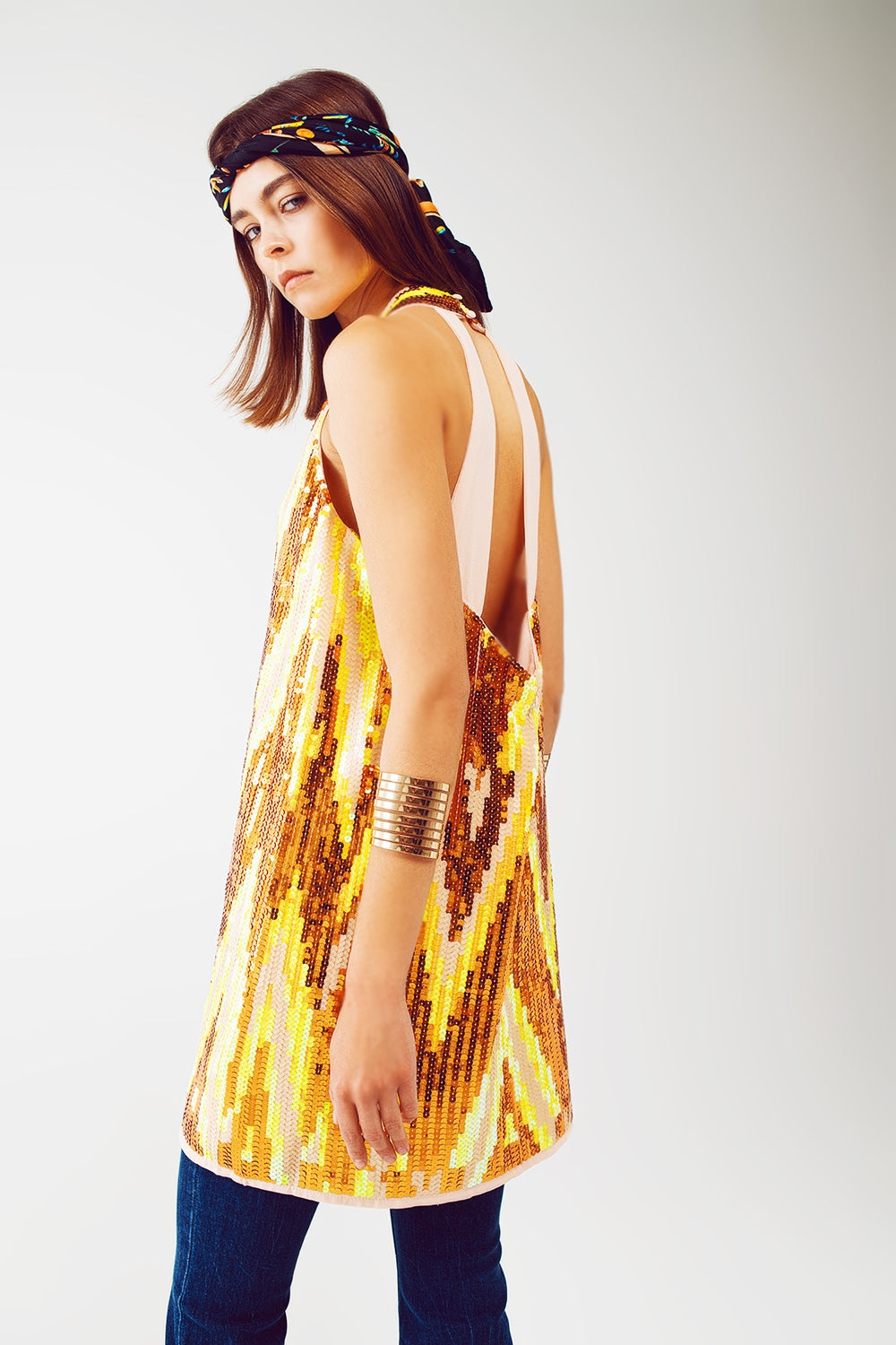 Vestido mini de fiesta con lentejuelas Q2