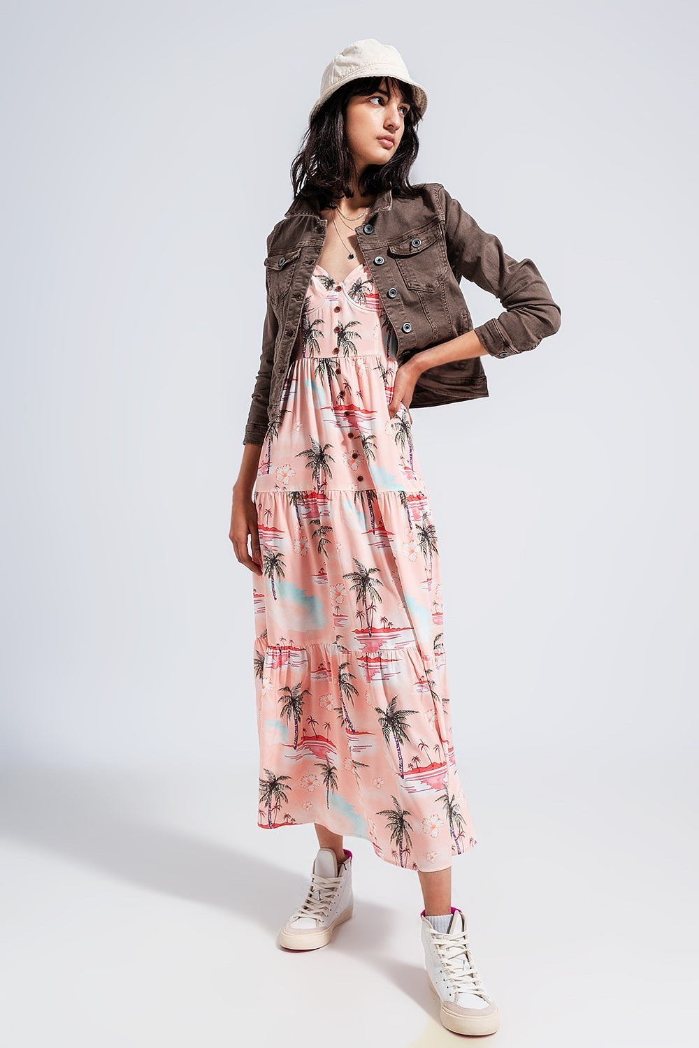 Vestido playero largo rosa de tirantes con estampado tropical Q2