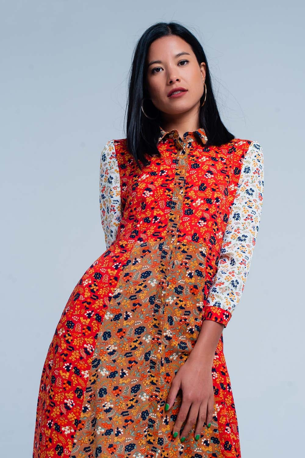 Vestido Rojo camisero de manga larga con flores de jardín Q2