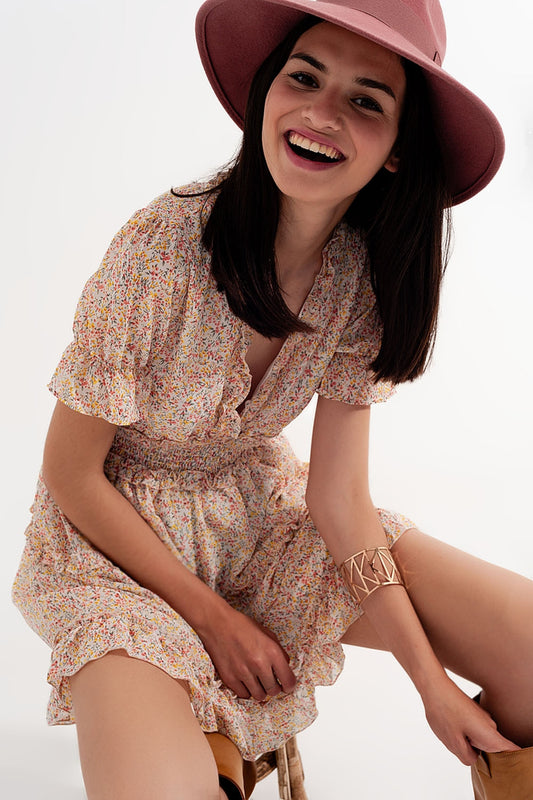 Q2 Vestido skater corto amarillo con cintura fruncida y estampado floral