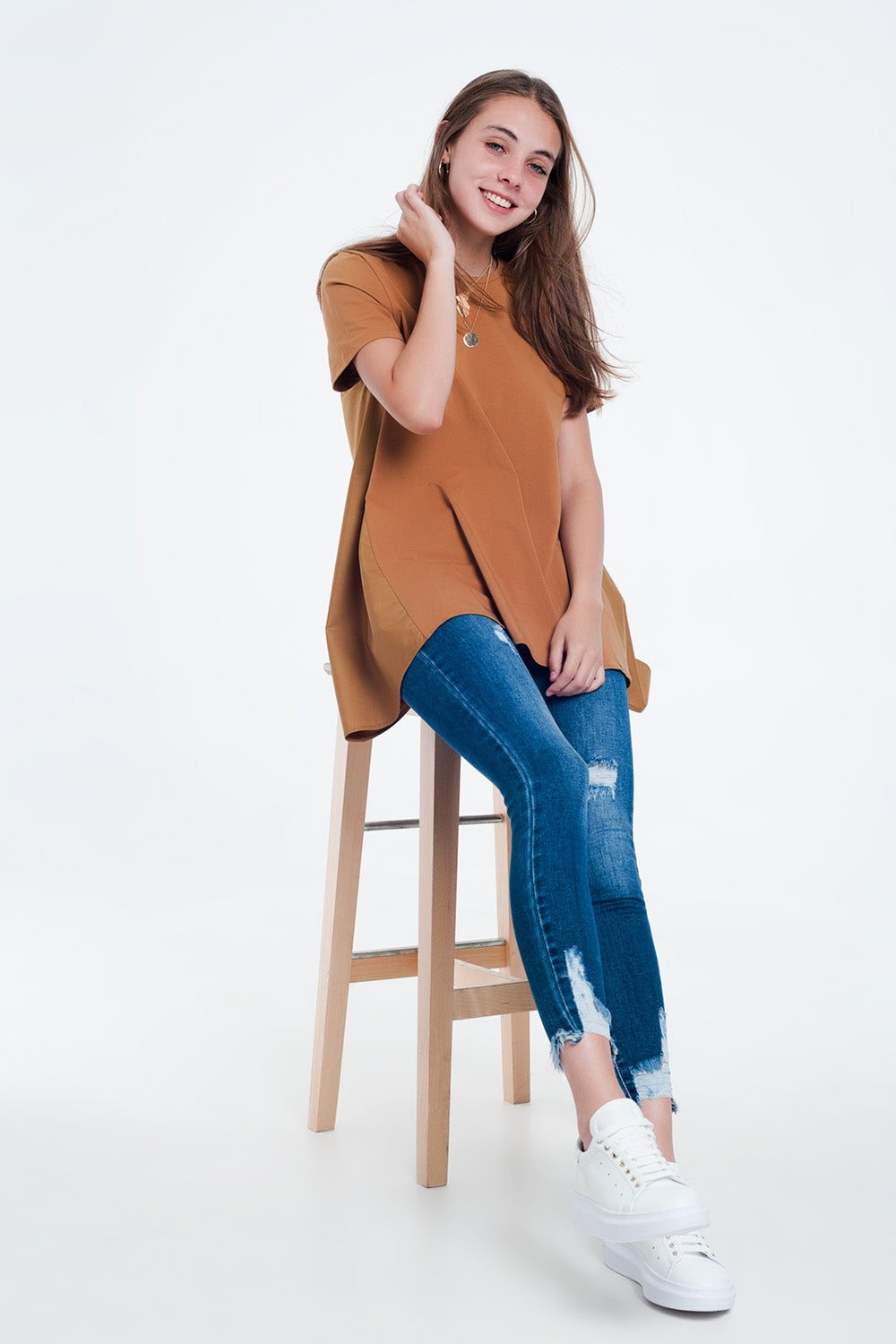 Vestido tipo camiseta en marron Q2