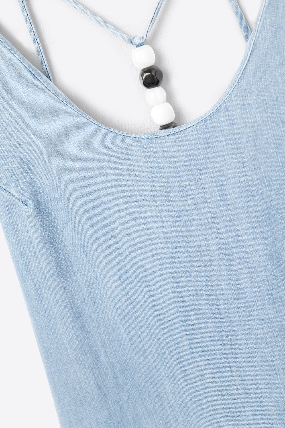 Vestido vaquero de Tencel claro con tirantes de cuentas Q2