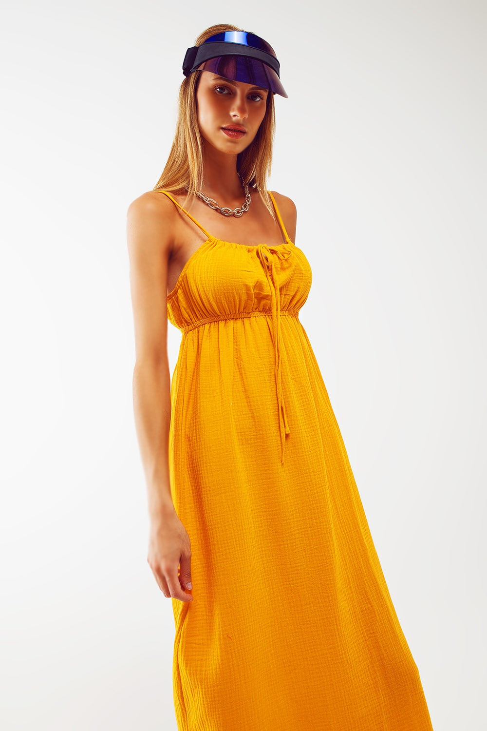 Vestido veraniego largo amarillo de tirantes con cintura fruncida Q2