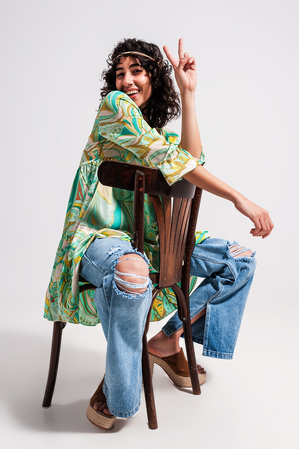 Q2 Vestido verde de corte amplio con mangas tres cuartos