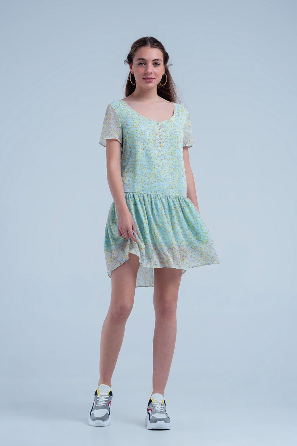 Vestido verde estampado con falda plisada Q2