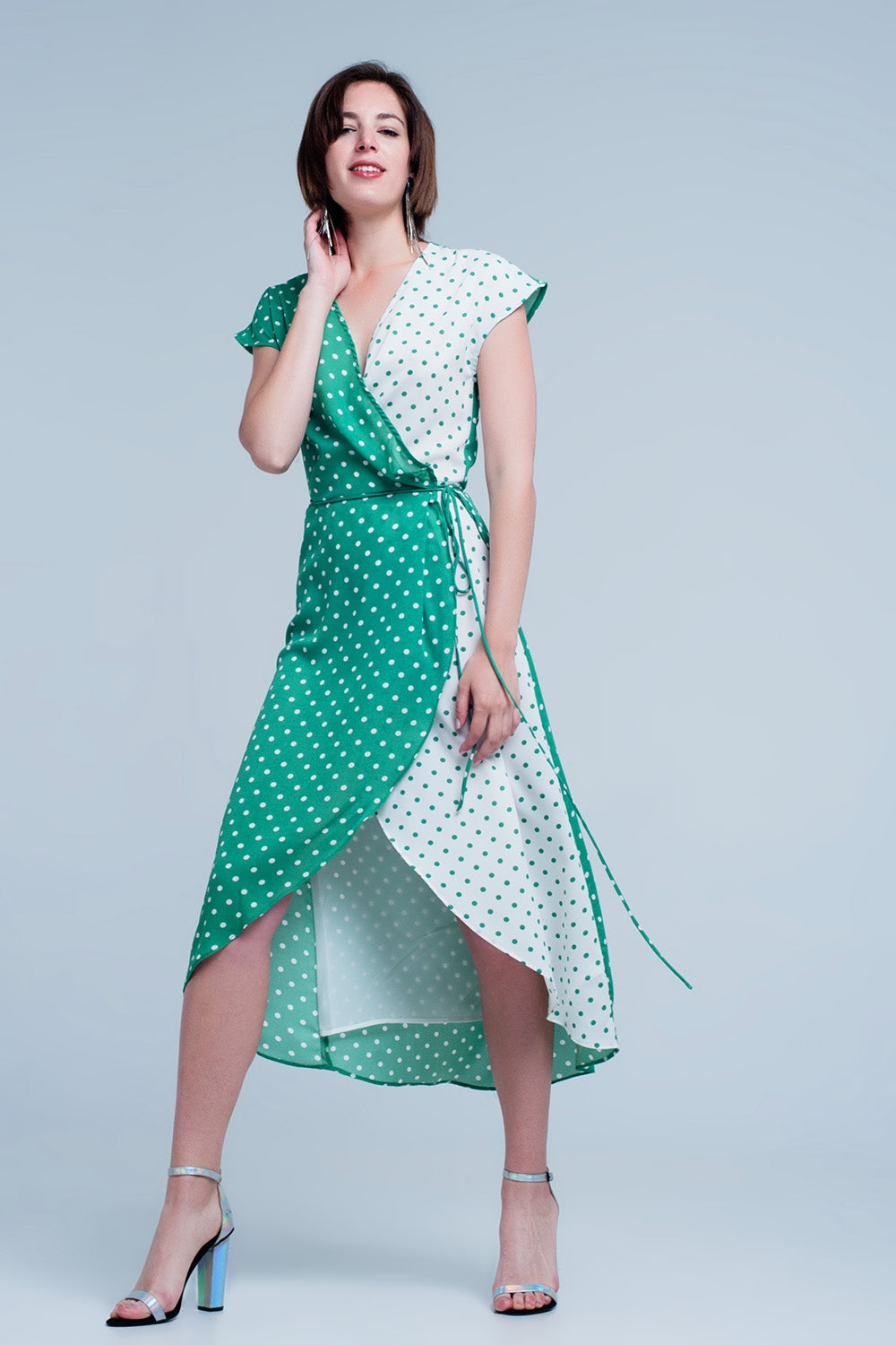 Vestido verde midi cruzado con estampado de mezcla de lunares Q2