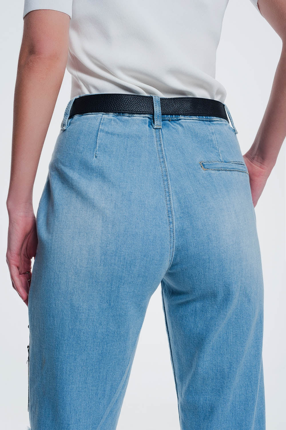 vintage vaqueros anchos con tachuelas y cadenas Q2