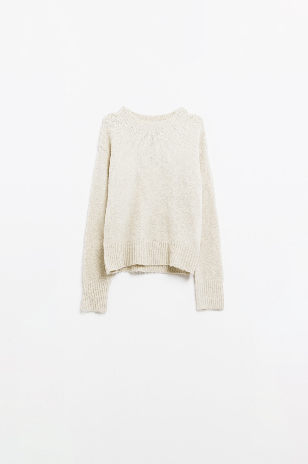 Acogedor jersey básico de punto con cuello redondo en color crema Q2
