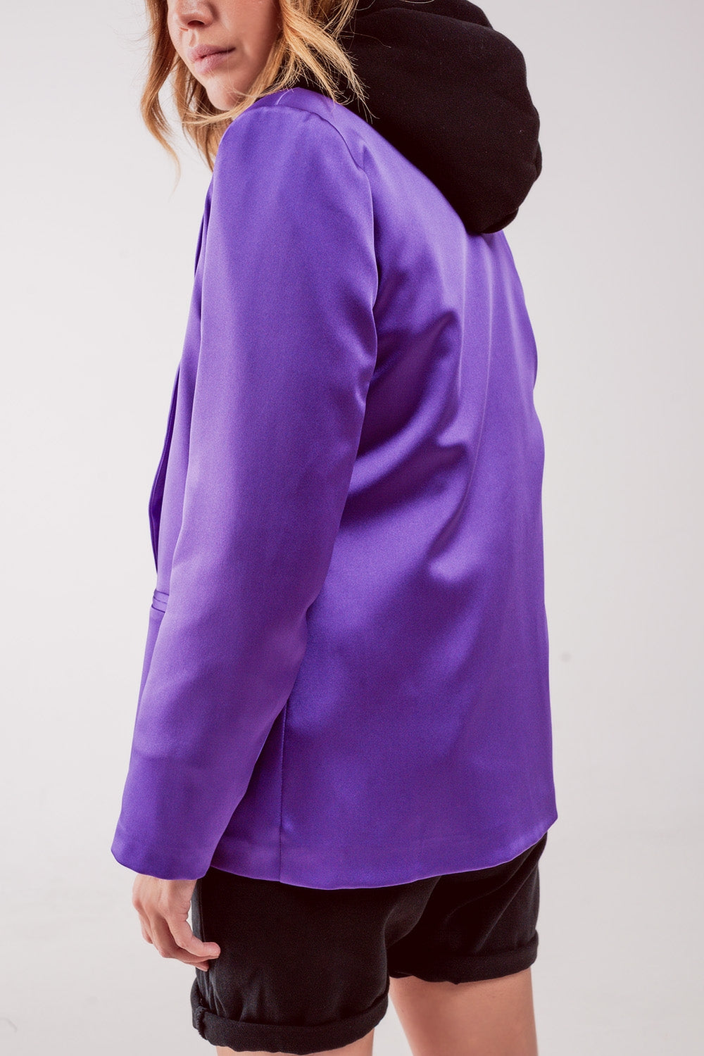 Blazer morado con doble botonadura de sastre de satén letsgotopaname