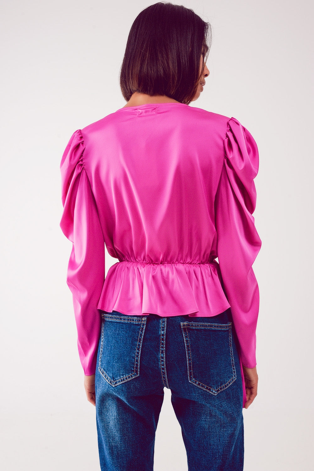 Blusa asimétrica con mangas abullonadas en fucsia Q2