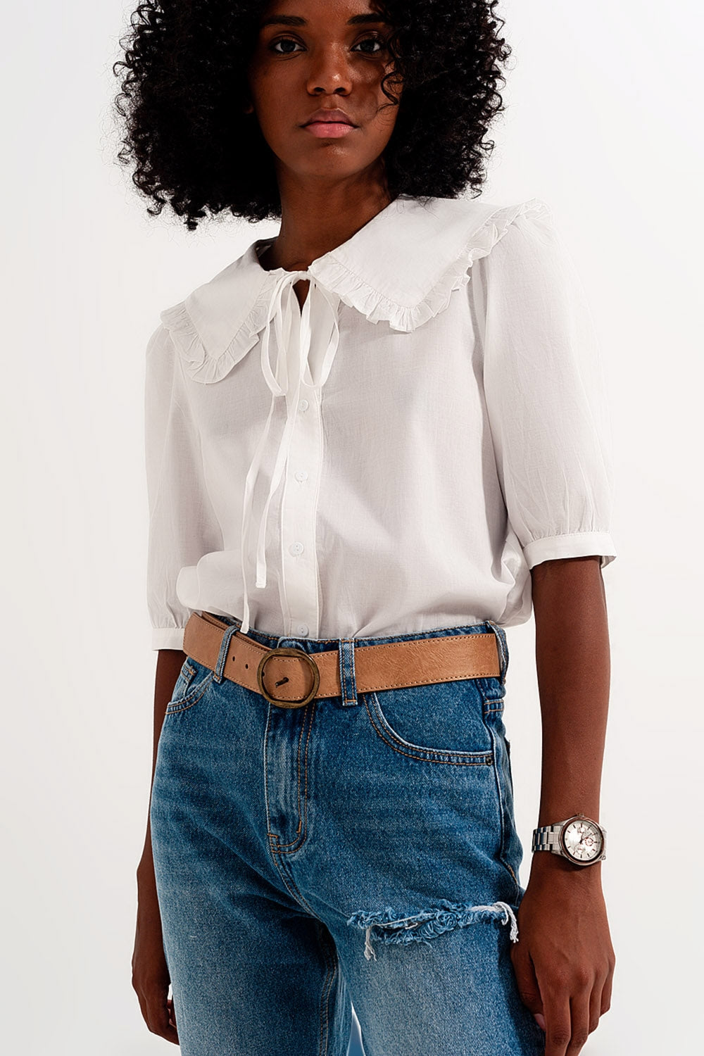 Blusa blanca con cuello bobo Q2
