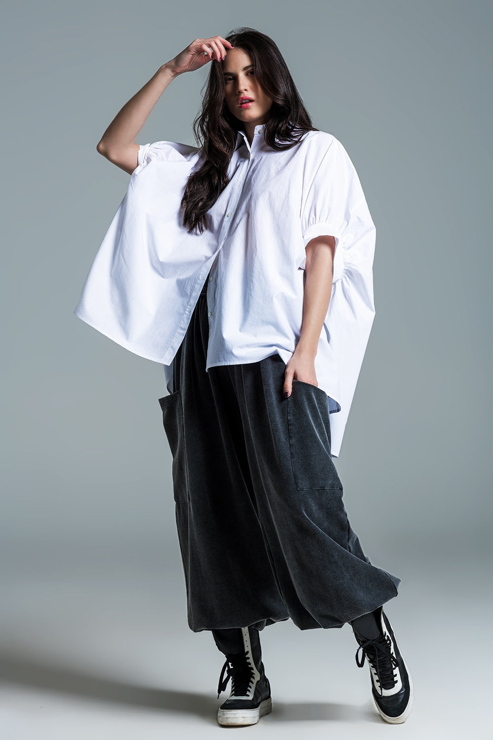 Blusa blanca oversize de manga corta Q2