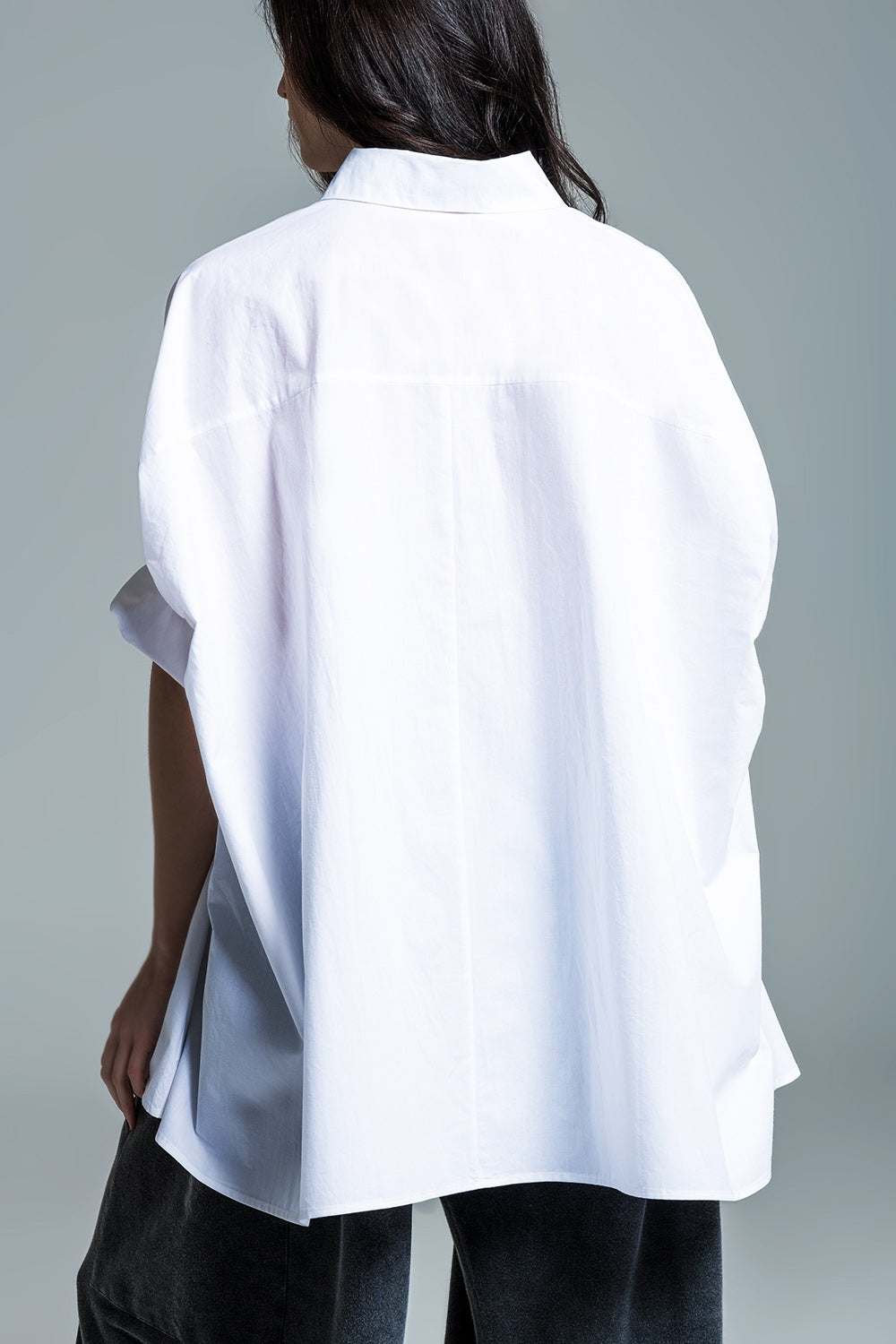 Blusa blanca oversize de manga corta Q2