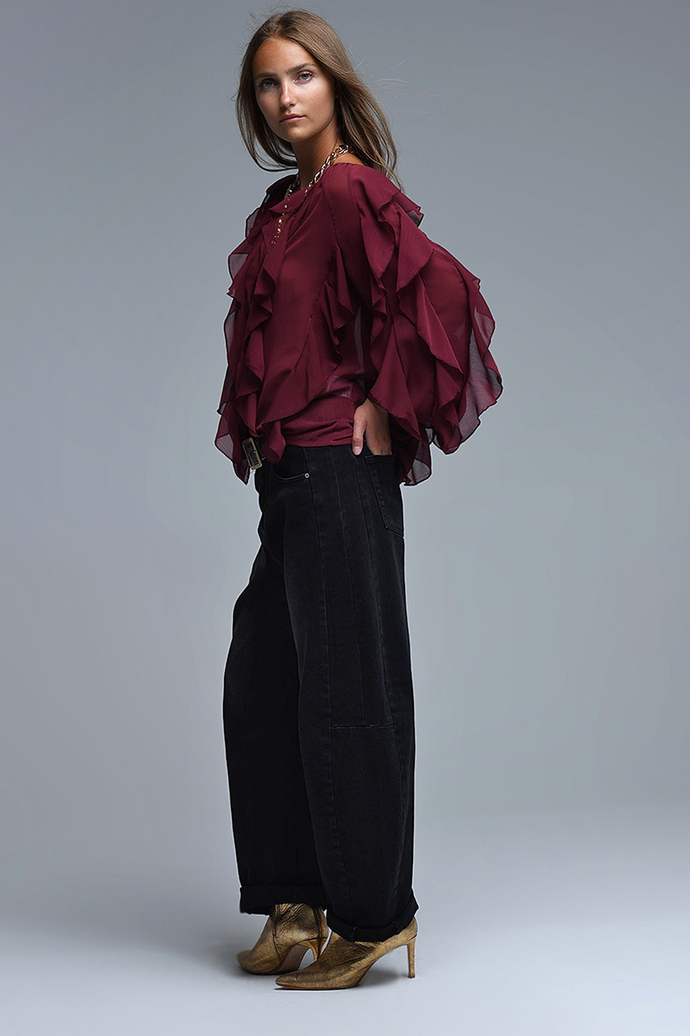 Blusa Borgoña con Cuello en V y Volantes Q2