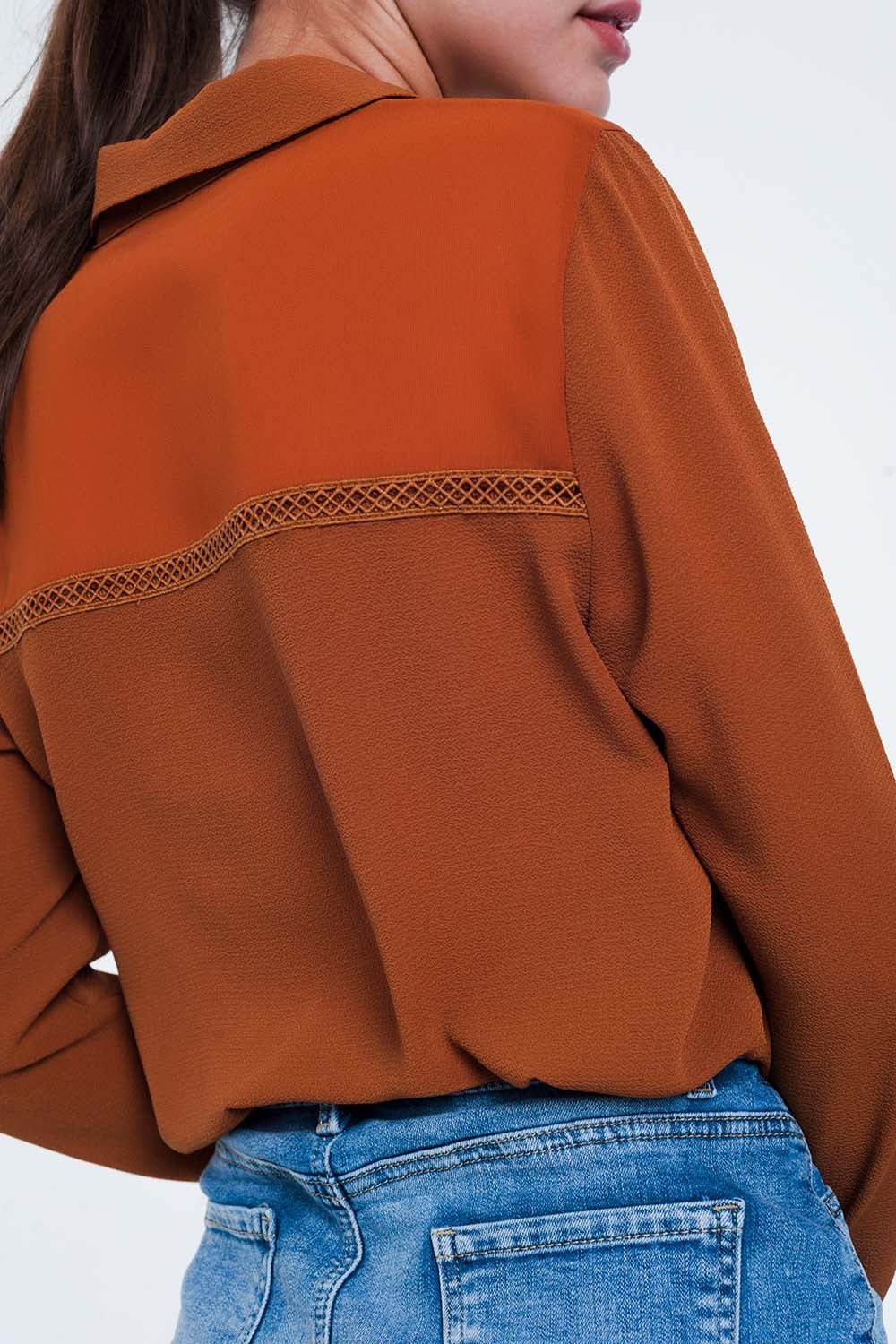 Blusa caldera con aplicación en el pecho Q2