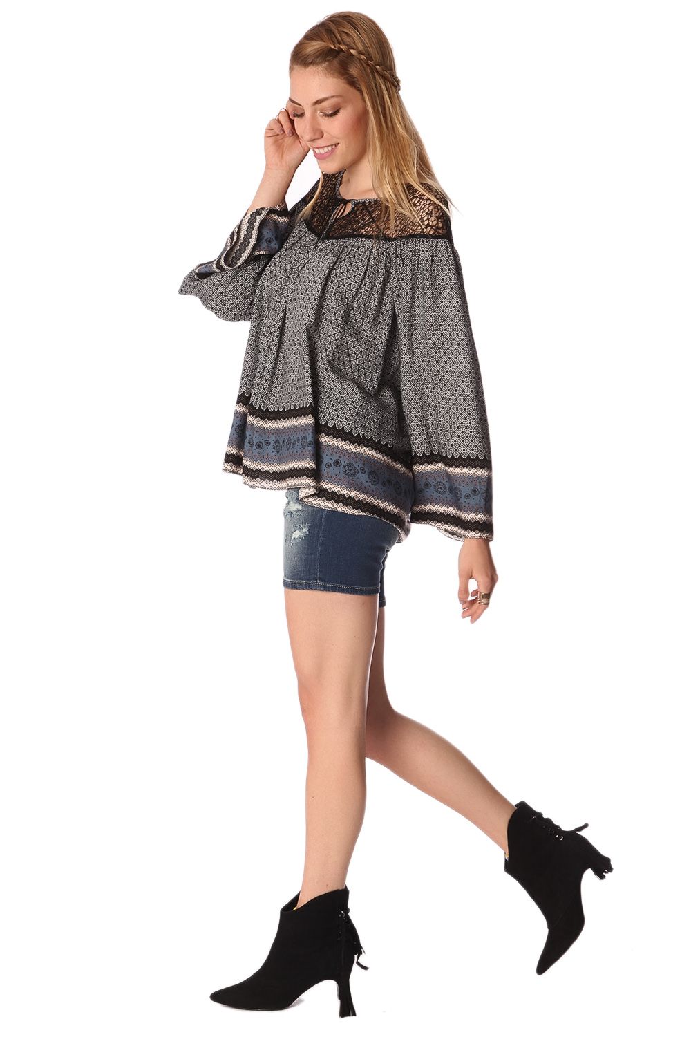 Blusa con estampado de cachemir y detalle de rejilla gris Q2