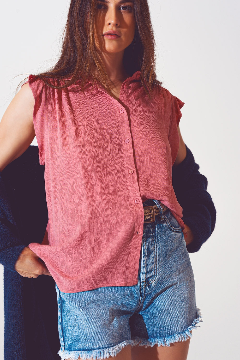 Blusa con volantes en la manga corta en rosa Q2