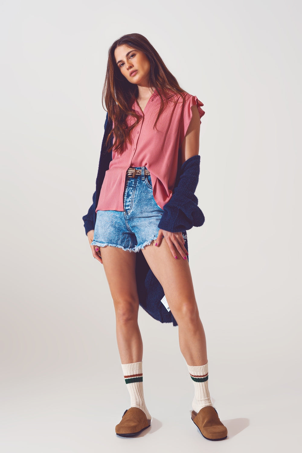 Blusa con volantes en la manga corta en rosa Q2
