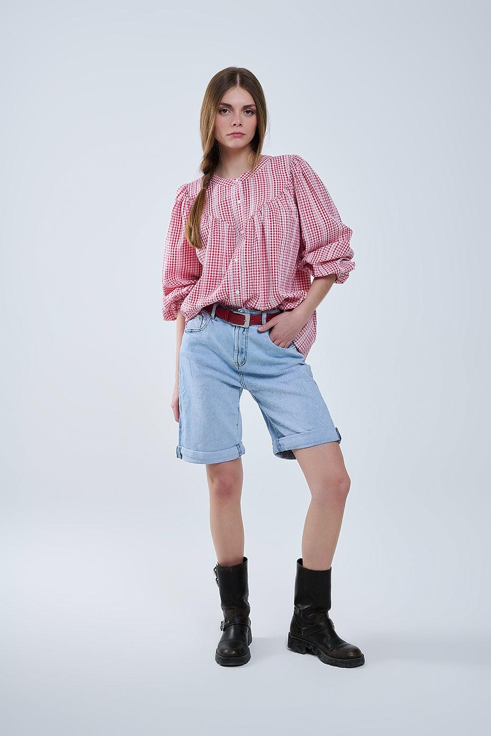 Blusa de cuadros rojos y blancos sin cuello y mangas anchas Q2