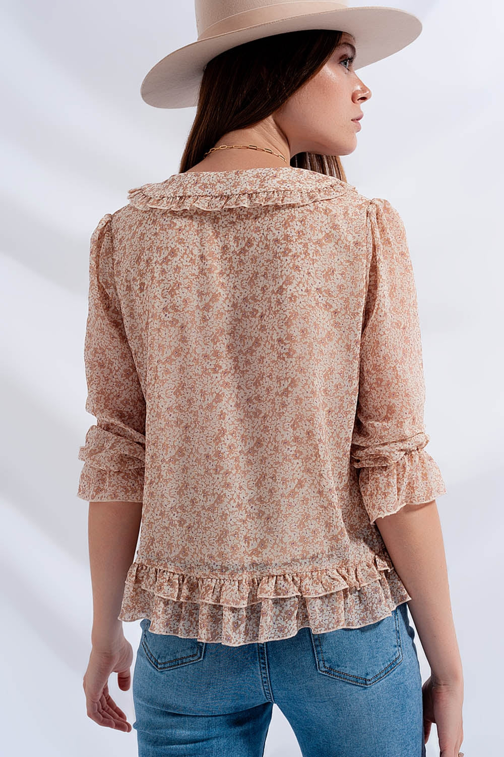 Blusa de gasa con lazo delantero y estampado de florecitas beige Q2