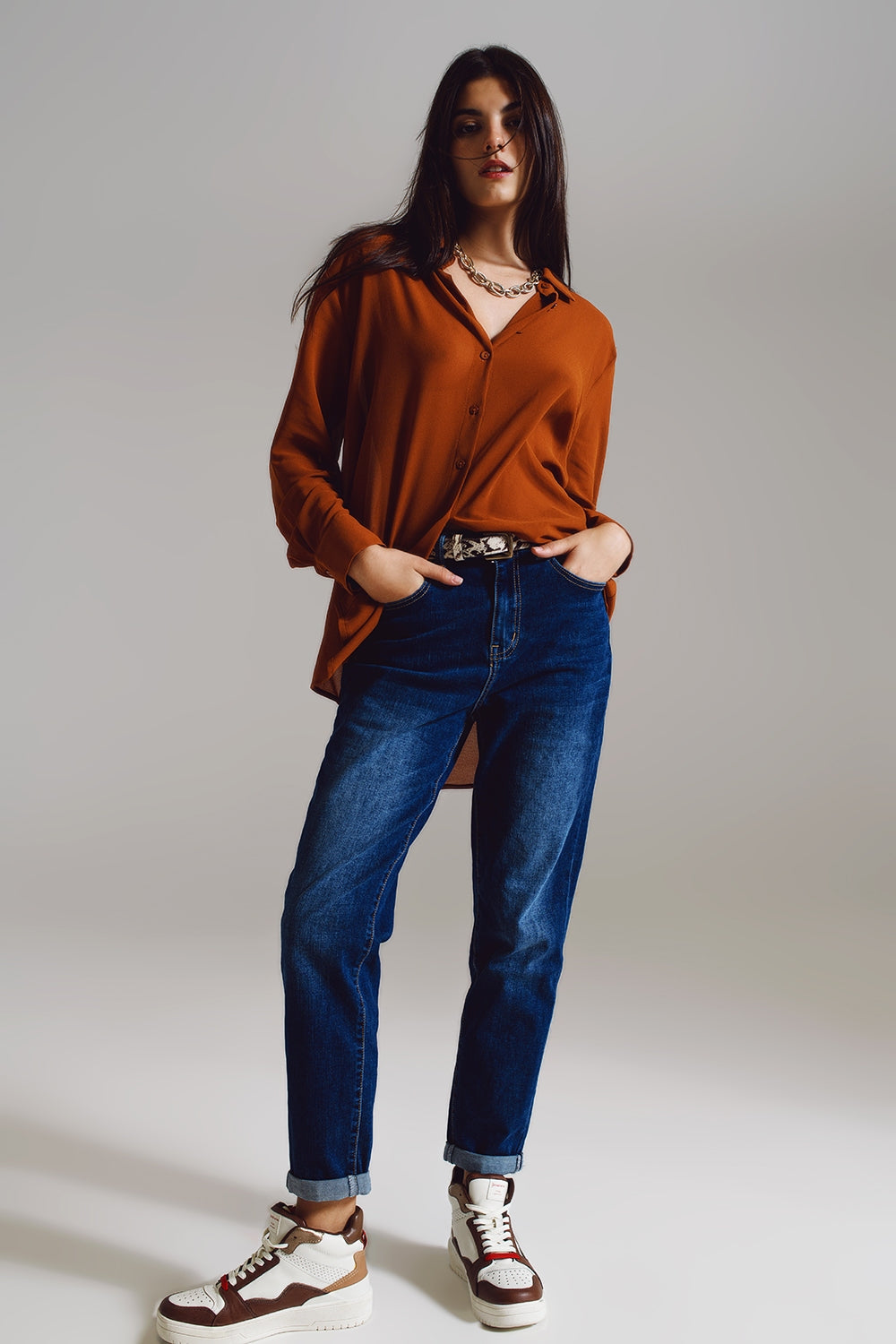 Blusa de gasa en color camel Q2